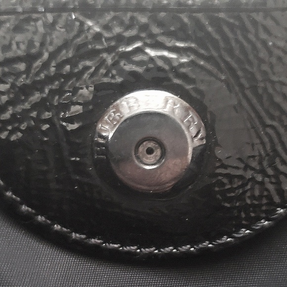 Burberry Beat Check Lowry Tote - Picture 6 of 6